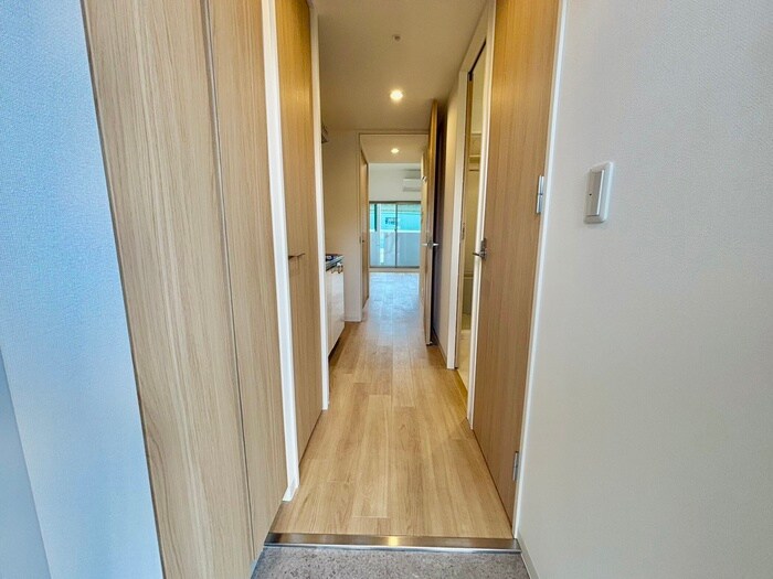 物件内観写真18　(玄関)