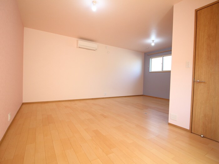 物件内観写真4　(居室)