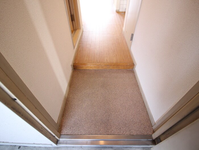 物件内観写真15　(玄関)