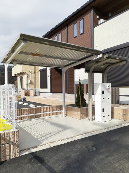 物件外観写真2　(駐輪場)