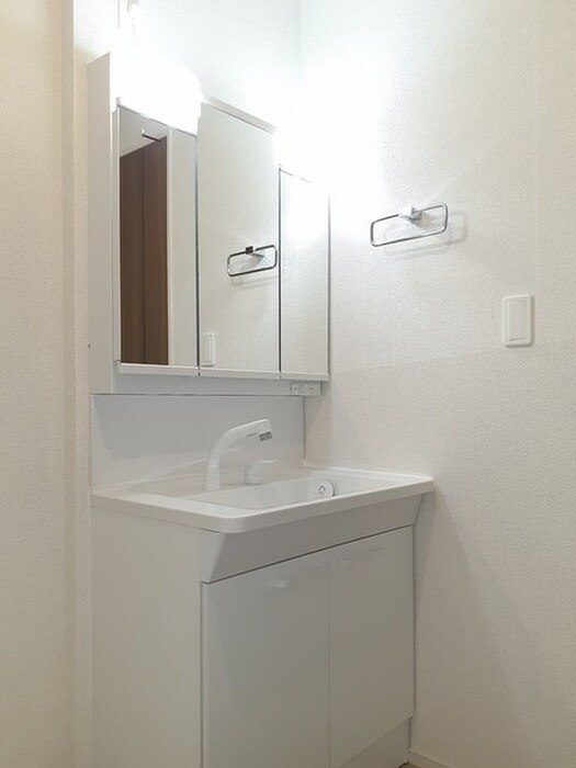 物件内観写真8　(洗面)