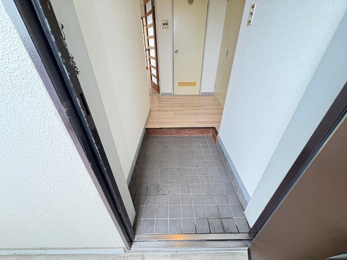 物件内観写真17　(玄関)