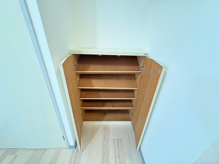 物件内観写真18　(靴箱)