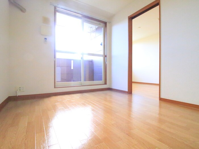 物件内観写真6　(居室)