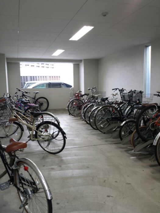 物件外観写真3　(駐輪場)