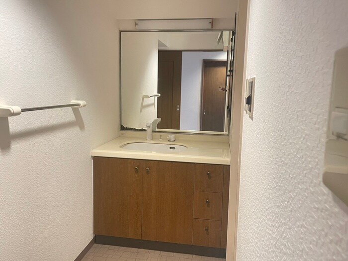 物件内観写真12　(洗面)