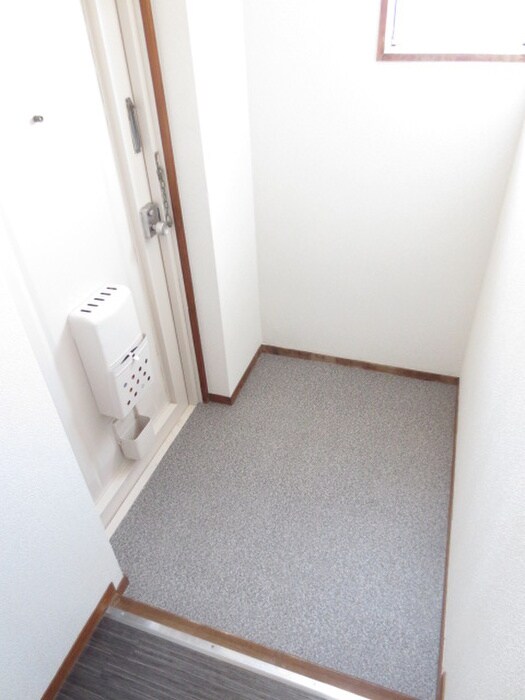 物件内観写真18　(玄関)