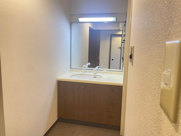 物件内観写真12　(洗面)