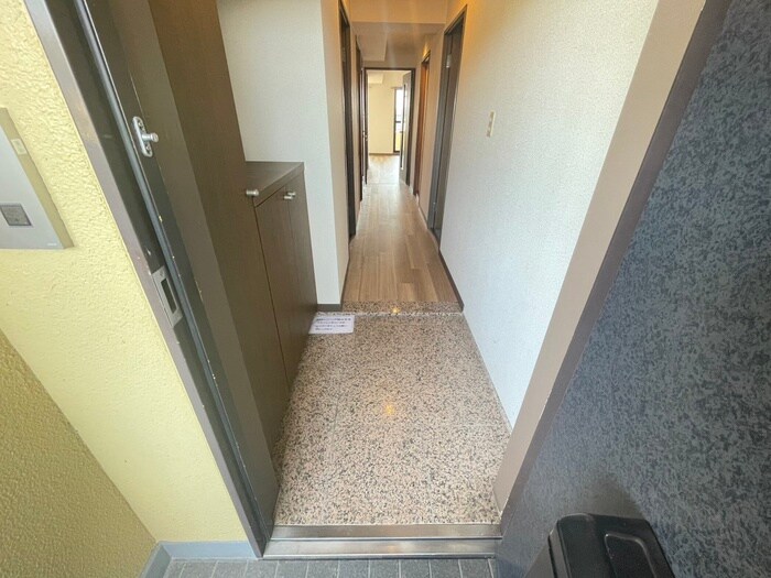 物件内観写真14　(玄関)