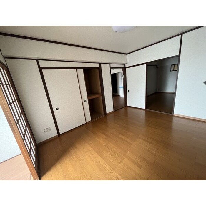 物件内観写真5　(収納)