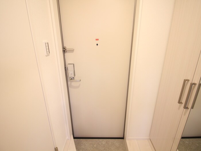 物件内観写真14　(玄関)