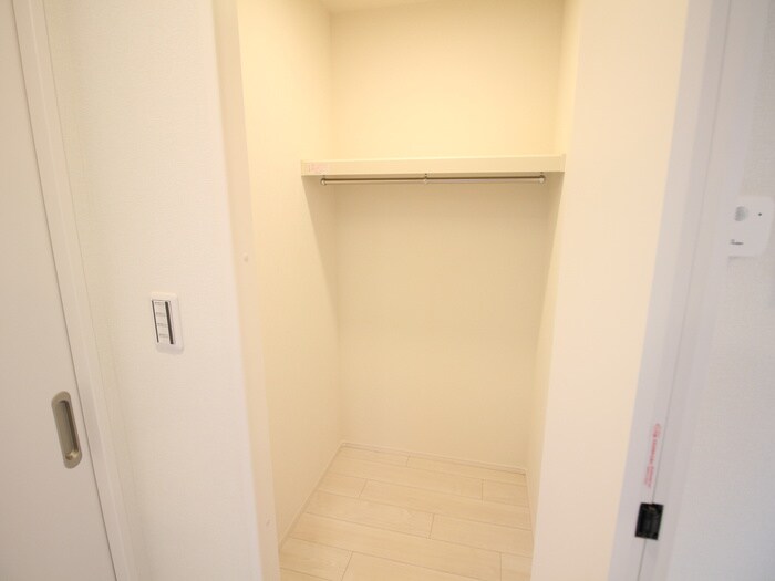 物件内観写真16　(収納)