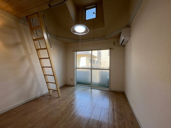 物件内観写真3　(居室)