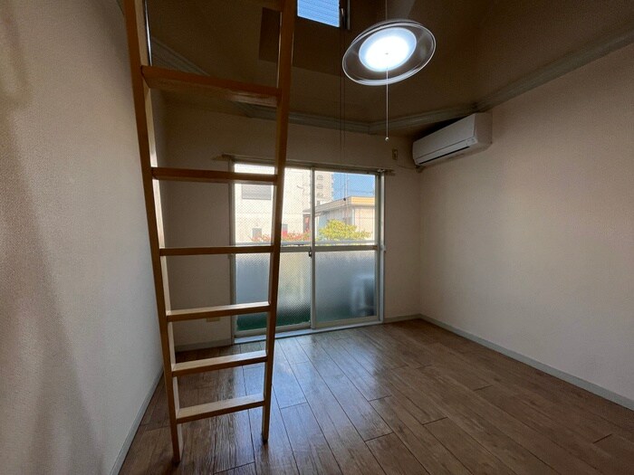 物件内観写真4　(居室)