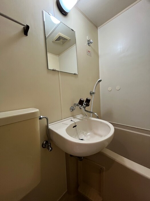 物件内観写真11　(洗面)