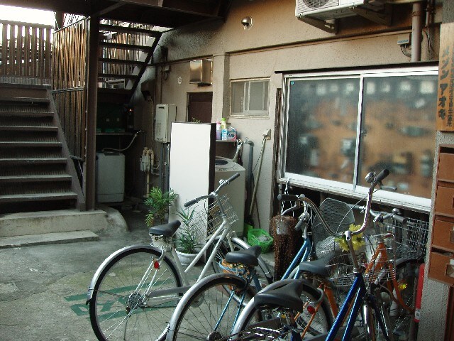 物件外観写真2　(駐輪場)