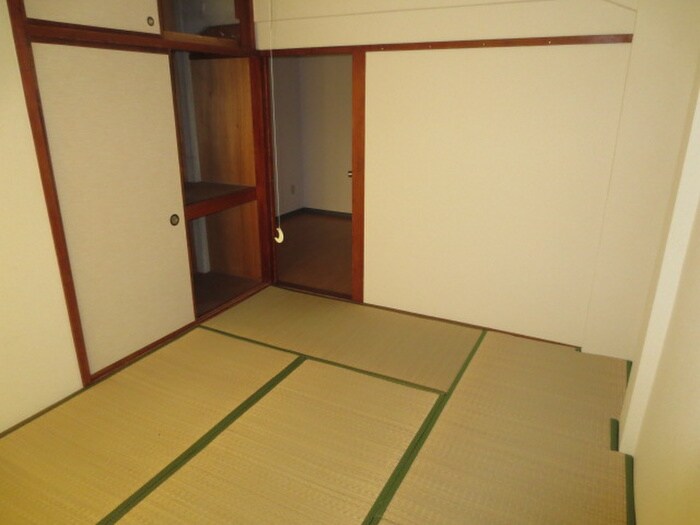 物件内観写真10　(居室)