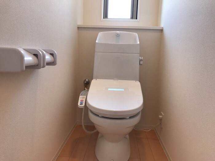 物件内観写真3　(トイレ)