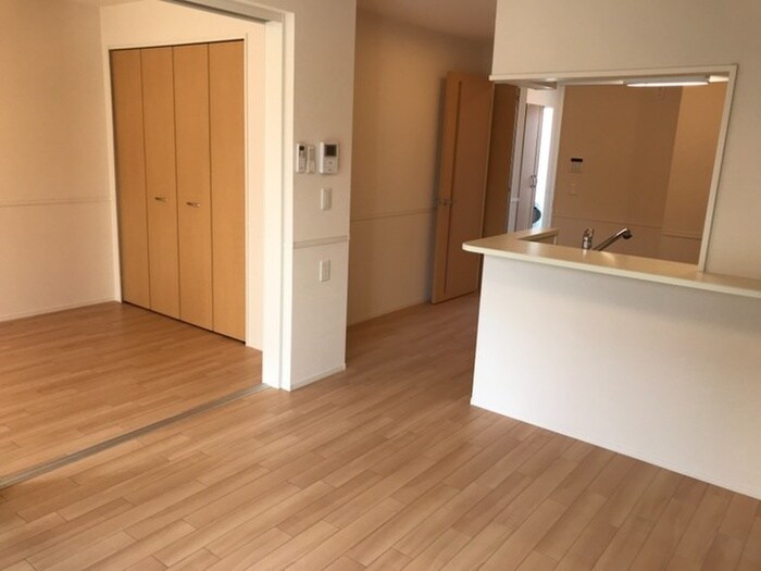 物件内観写真3　(居室)