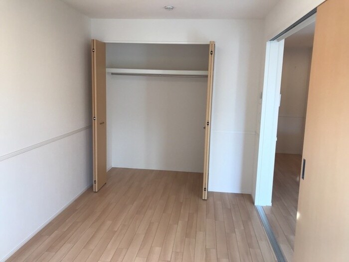 物件内観写真4　(居室)