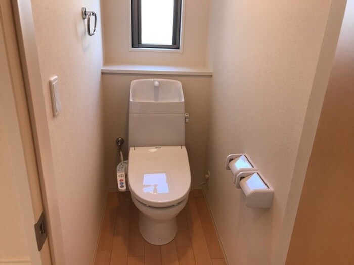 物件内観写真7　(トイレ)