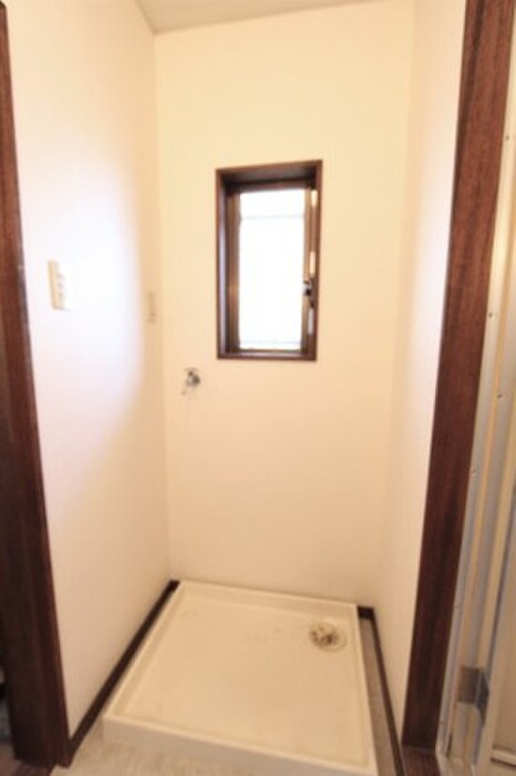 物件内観写真17　(洗濯機置場)