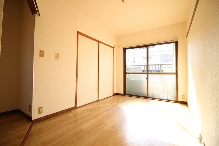 物件内観写真8　(居室)