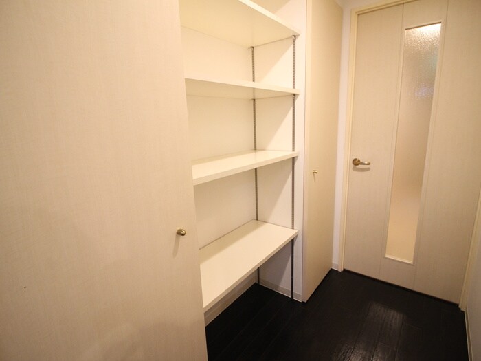 物件内観写真13　(収納)