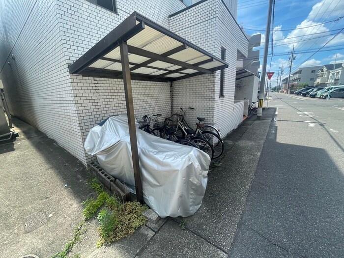 物件外観写真6　(駐輪場)