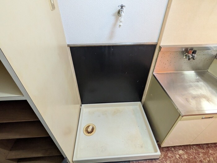 物件内観写真17　(洗濯機置場)