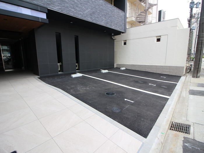 物件外観写真2　(駐車場)