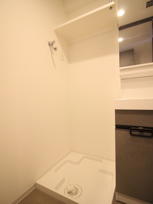 物件内観写真14　(洗濯機置場)