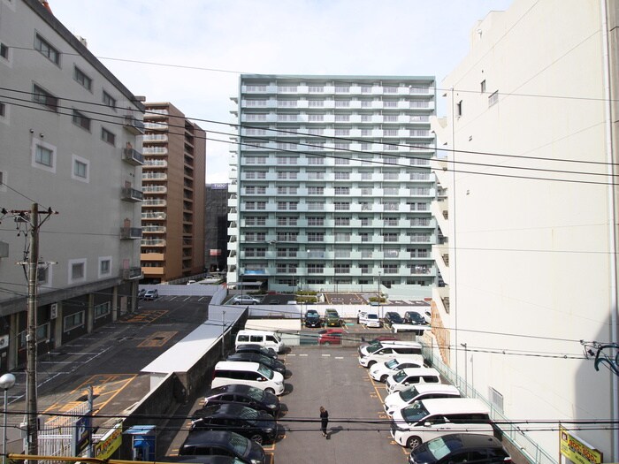 物件内観写真16　(室内からの展望)