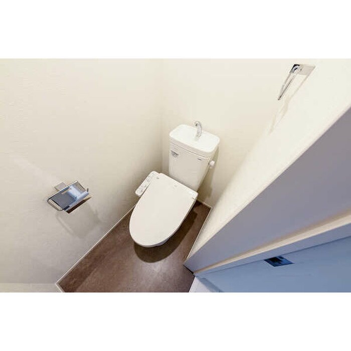 物件内観写真4　(トイレ)