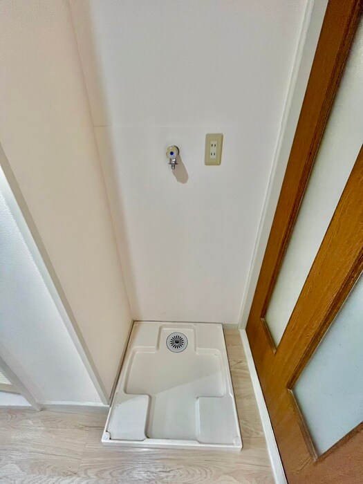 物件内観写真13　(洗濯機置場)