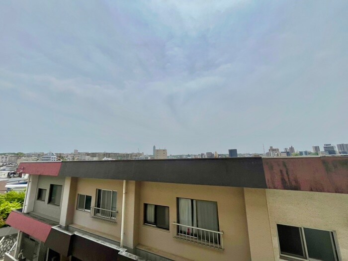 物件内観写真15　(室内からの展望)