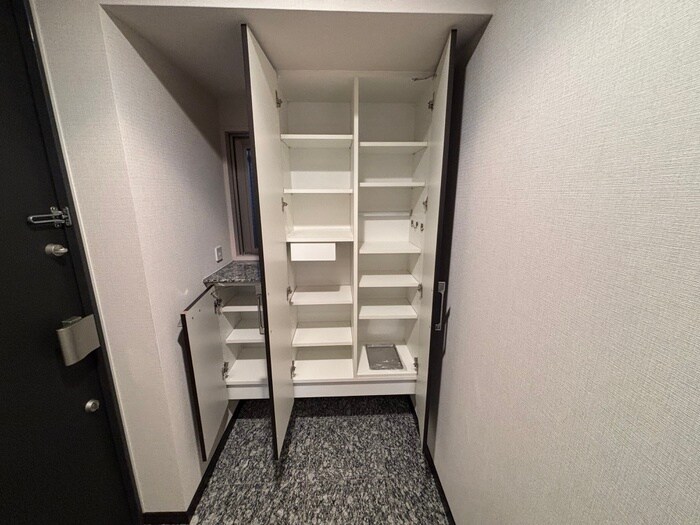 物件内観写真16　(靴箱)