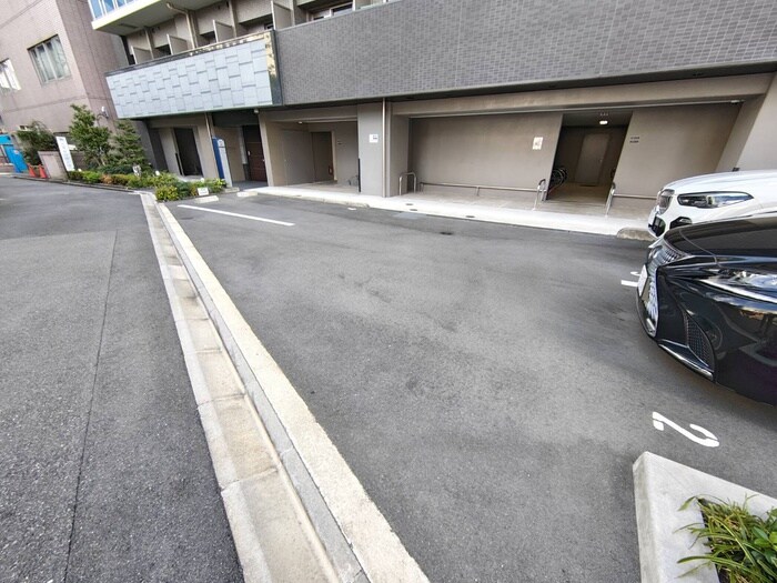 物件外観写真4　(駐車場)