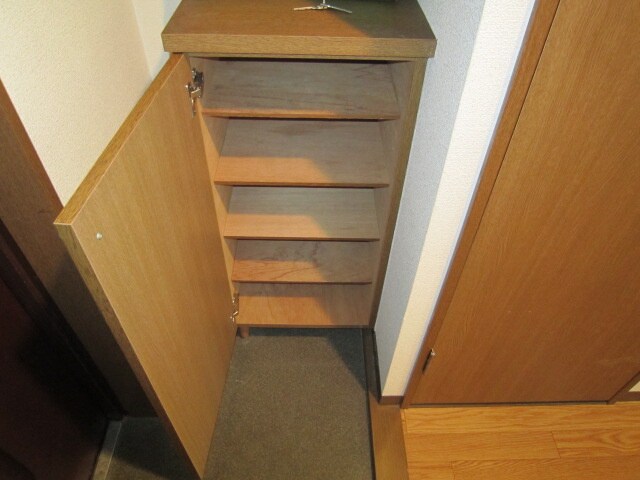 物件内観写真8　(靴箱)