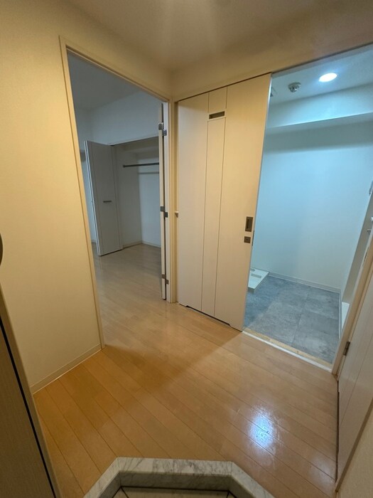 物件内観写真8　(廊下)