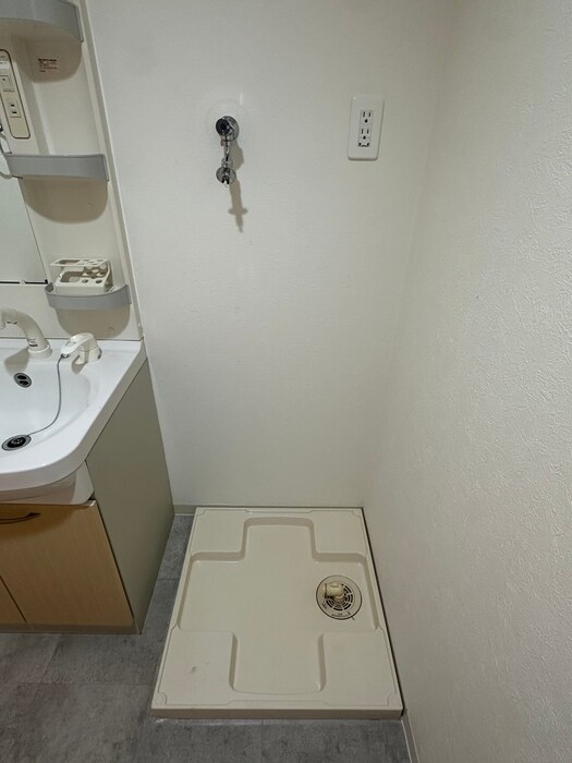 物件内観写真15　(洗濯機置場)