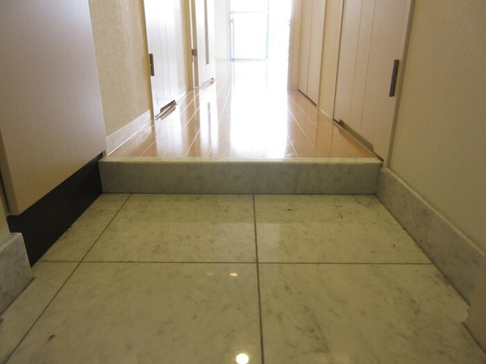 物件内観写真17　(玄関)