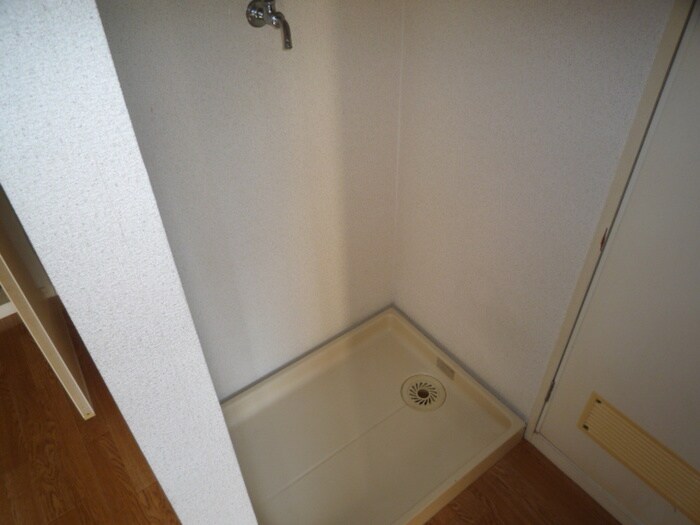 物件内観写真15　(洗濯機置場)