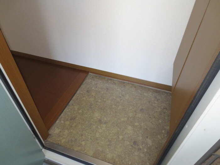 物件内観写真15　(玄関)