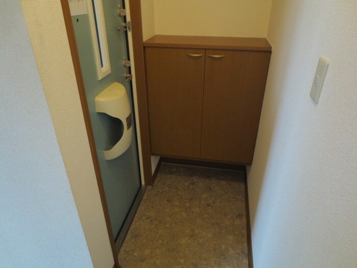 物件内観写真16　(玄関)