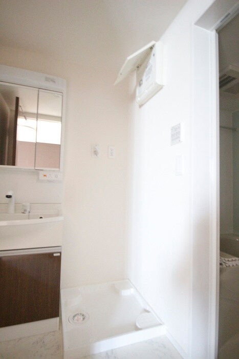 物件内観写真14　(洗濯機置場)