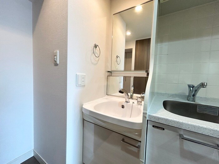 物件内観写真12　(洗面)