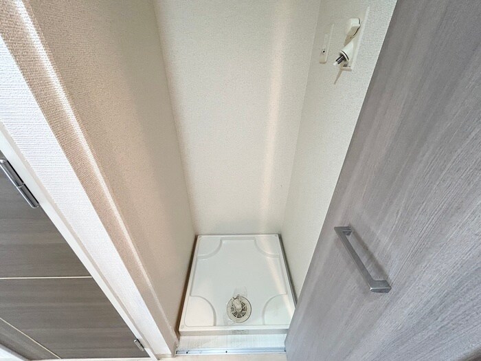 物件内観写真18　(洗濯機置場)