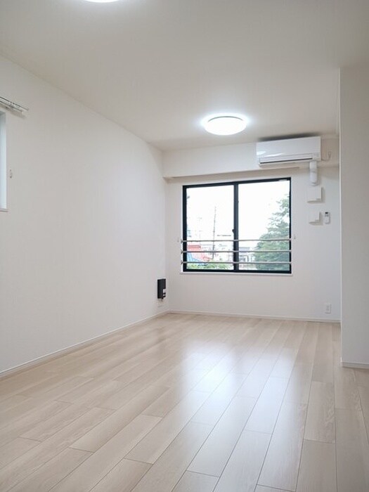 物件内観写真4　(居室)