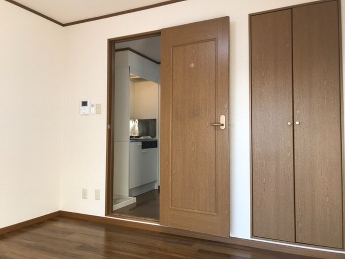 物件内観写真4　(居室)